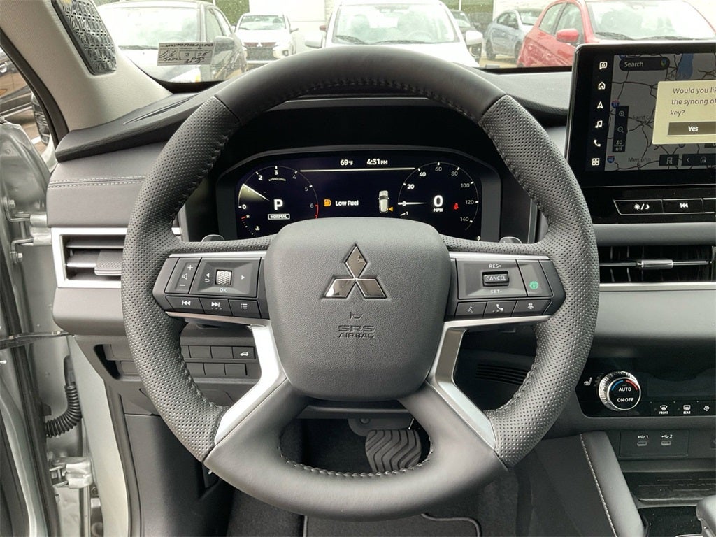 2025 Mitsubishi Outlander SE