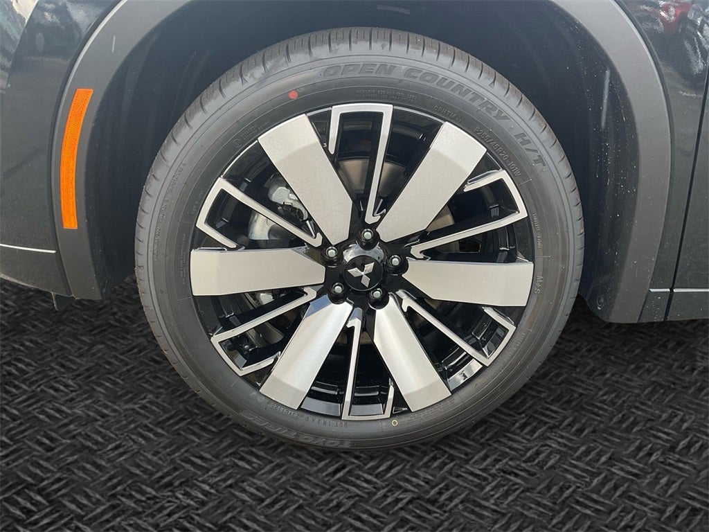 2025 Mitsubishi Outlander SEL