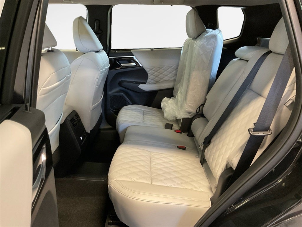 2025 Mitsubishi Outlander Plug-In Hybrid SEL