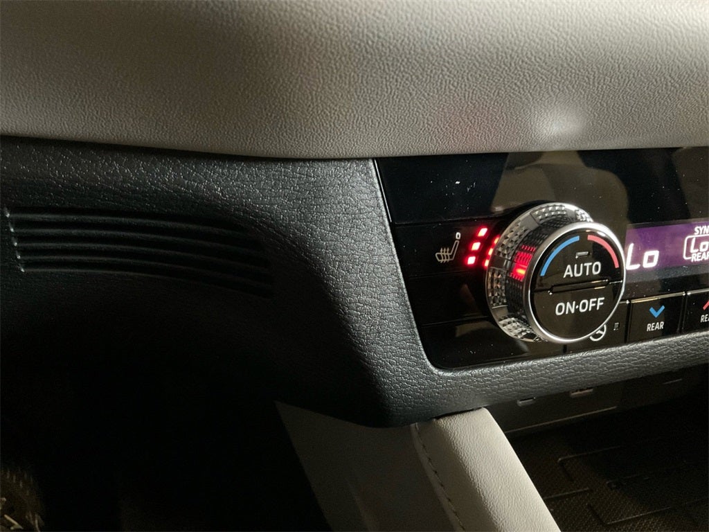 2025 Mitsubishi Outlander Plug-In Hybrid SEL