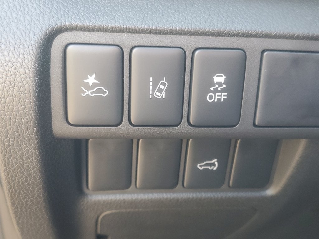 2026 Mitsubishi Eclipse Cross Base