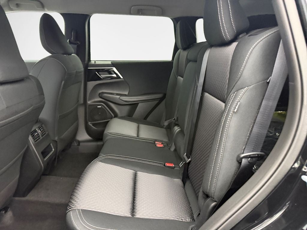 2026 Mitsubishi Outlander ES