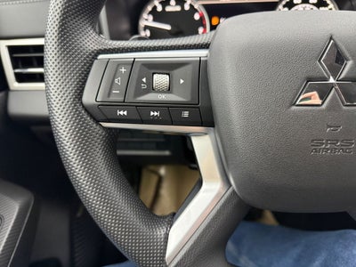 2026 Mitsubishi Outlander ES