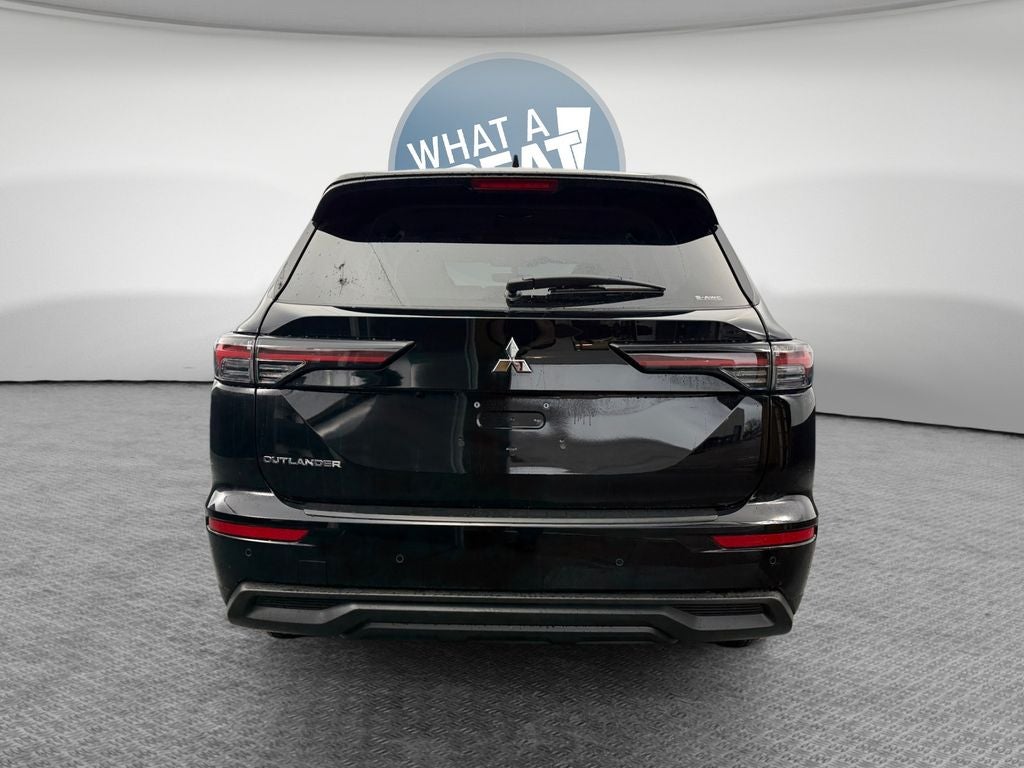 2026 Mitsubishi Outlander ES
