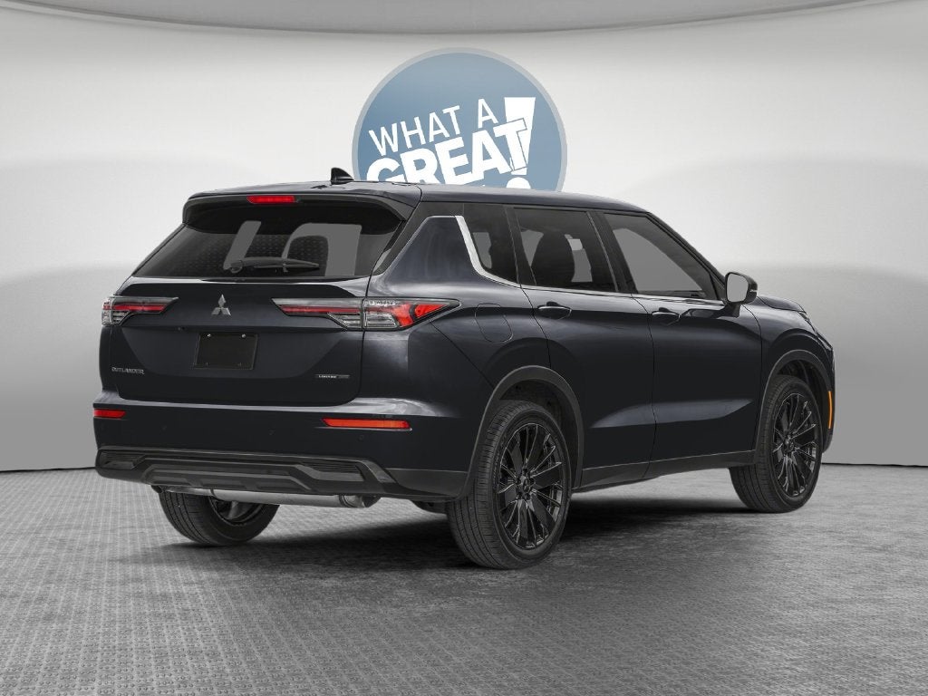 2027 Mitsubishi Outlander LE
