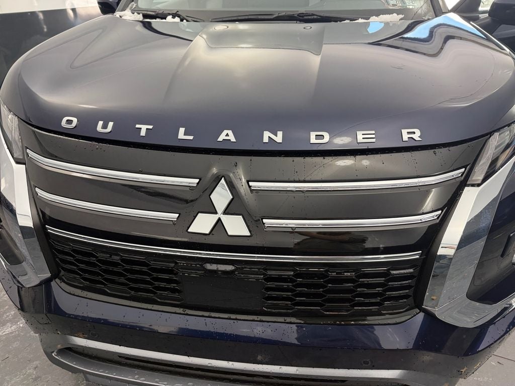 2026 Mitsubishi Outlander Base