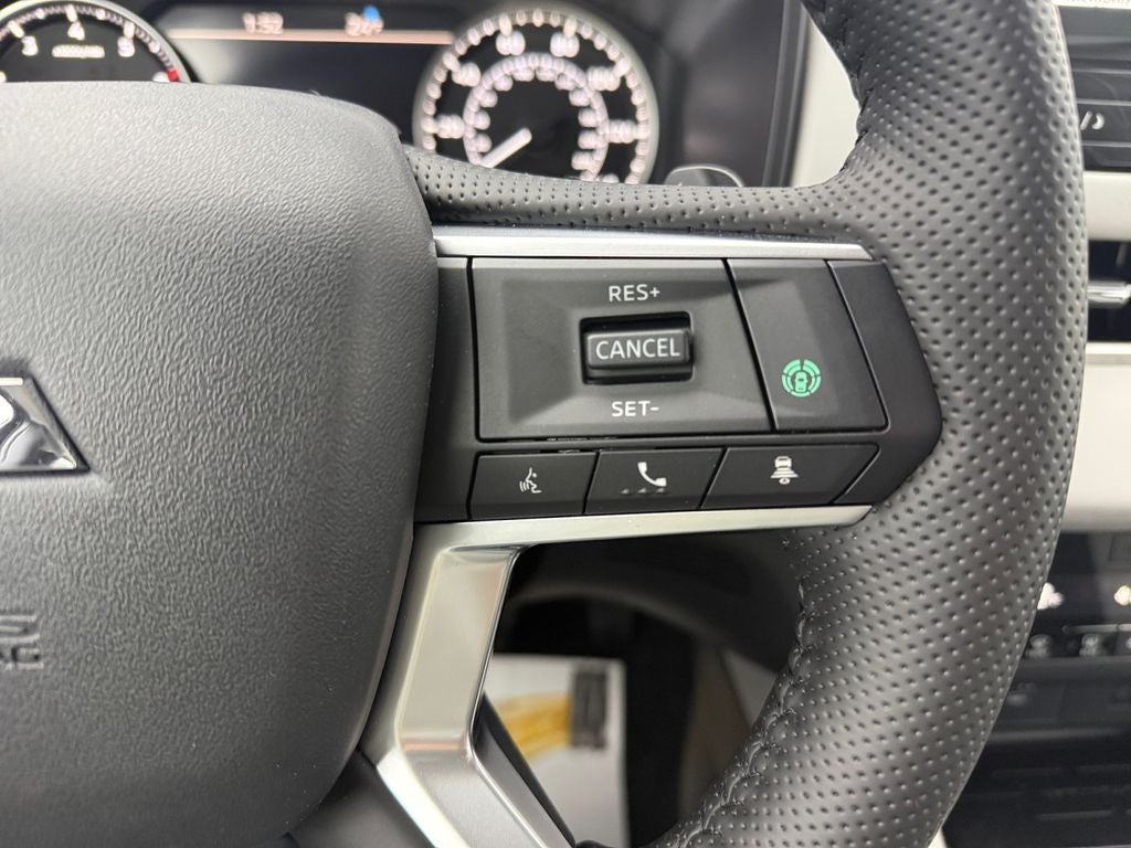 2026 Mitsubishi Outlander Base