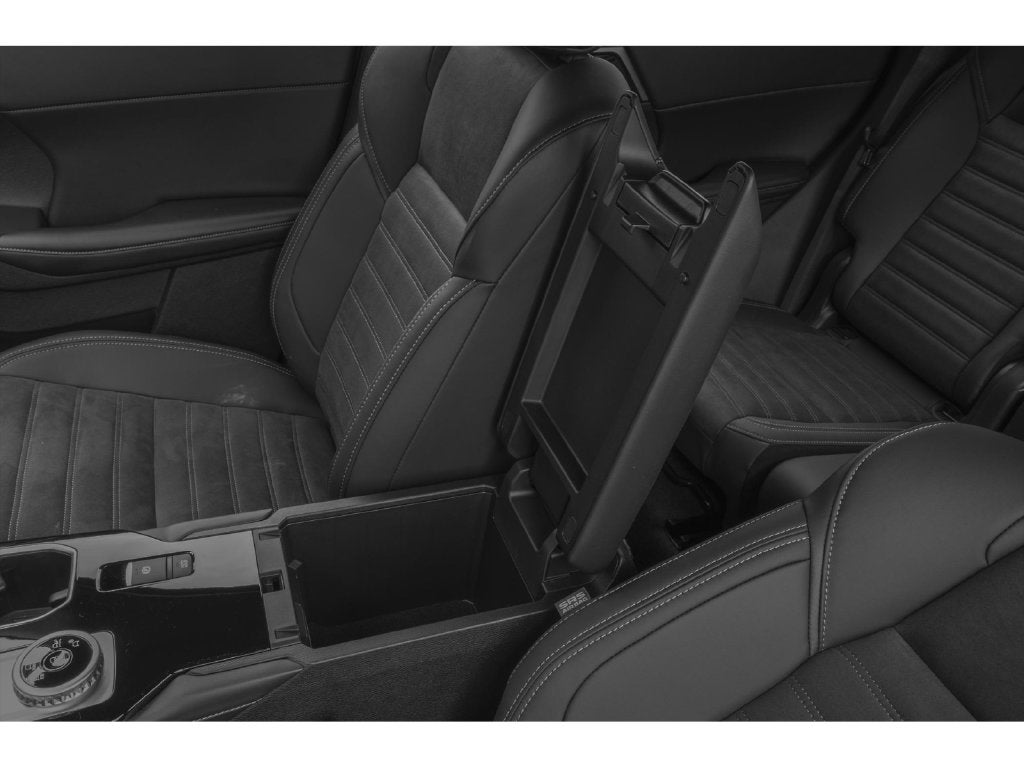 2027 Mitsubishi Outlander LE