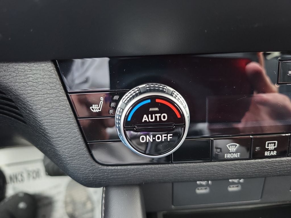 2026 Mitsubishi Outlander Base