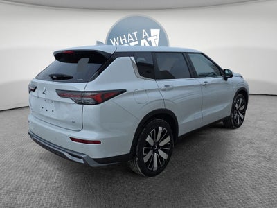 2026 Mitsubishi Outlander Base