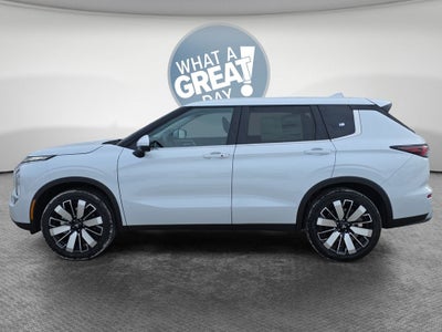 2026 Mitsubishi Outlander Base