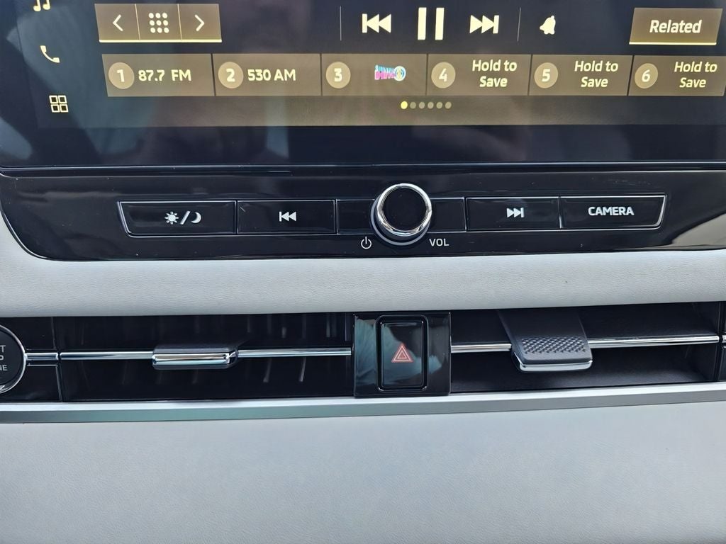 2025 Mitsubishi Outlander Base