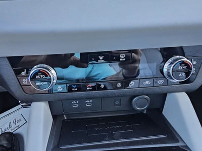 2025 Mitsubishi Outlander Base