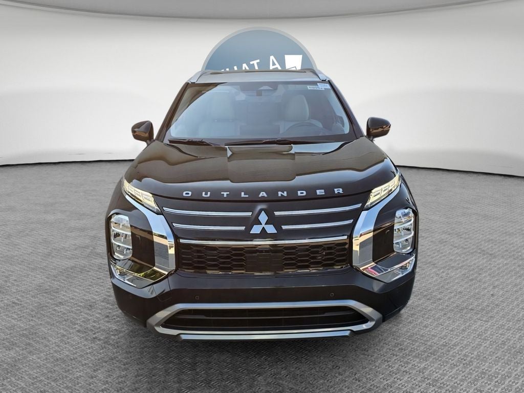 2025 Mitsubishi Outlander Base