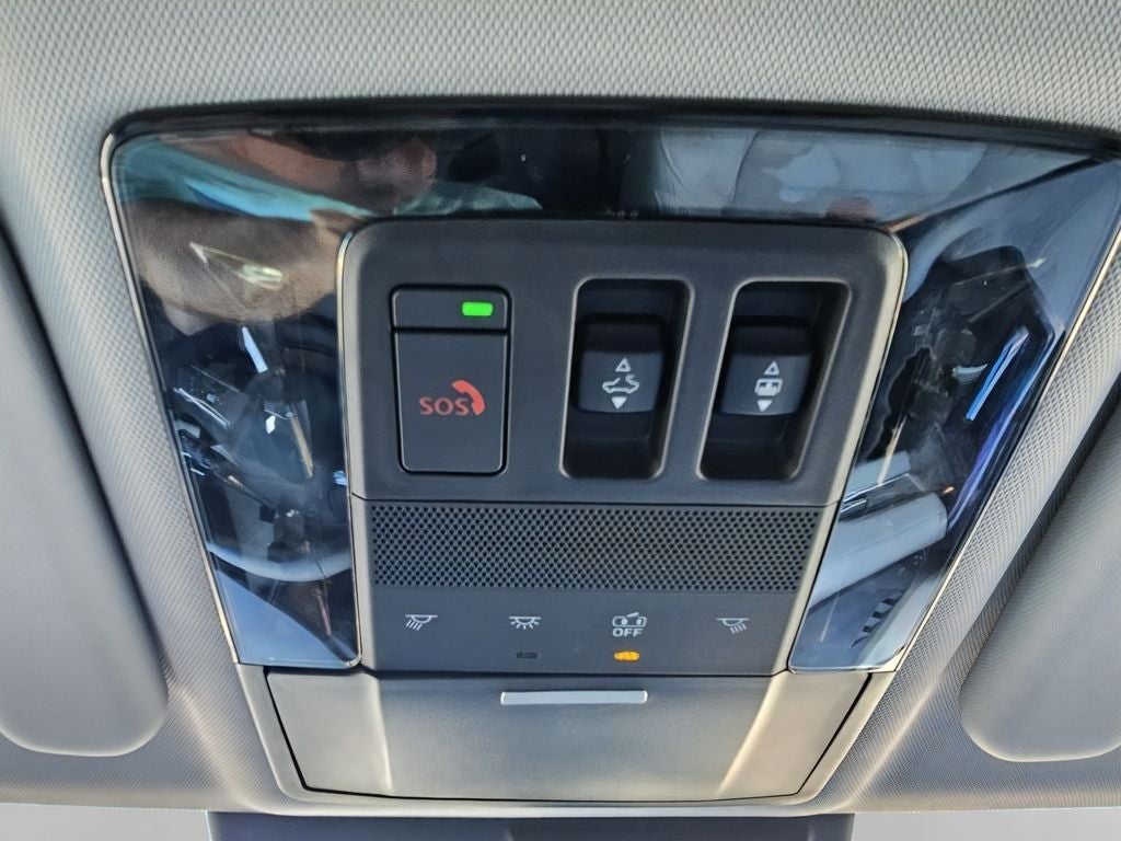 2025 Mitsubishi Outlander Base