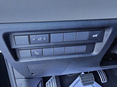 2025 Mitsubishi Outlander Base