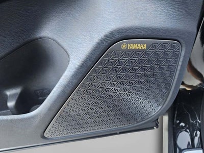 2025 Mitsubishi Outlander Base