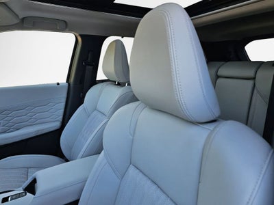 2025 Mitsubishi Outlander Base