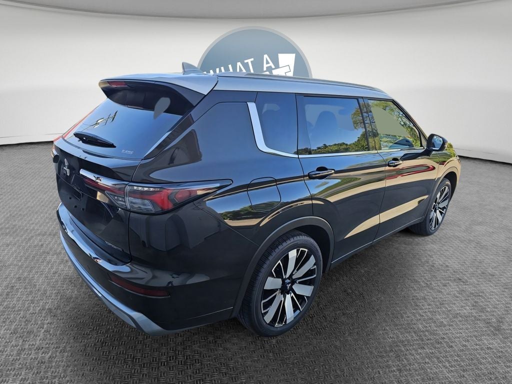 2025 Mitsubishi Outlander Base