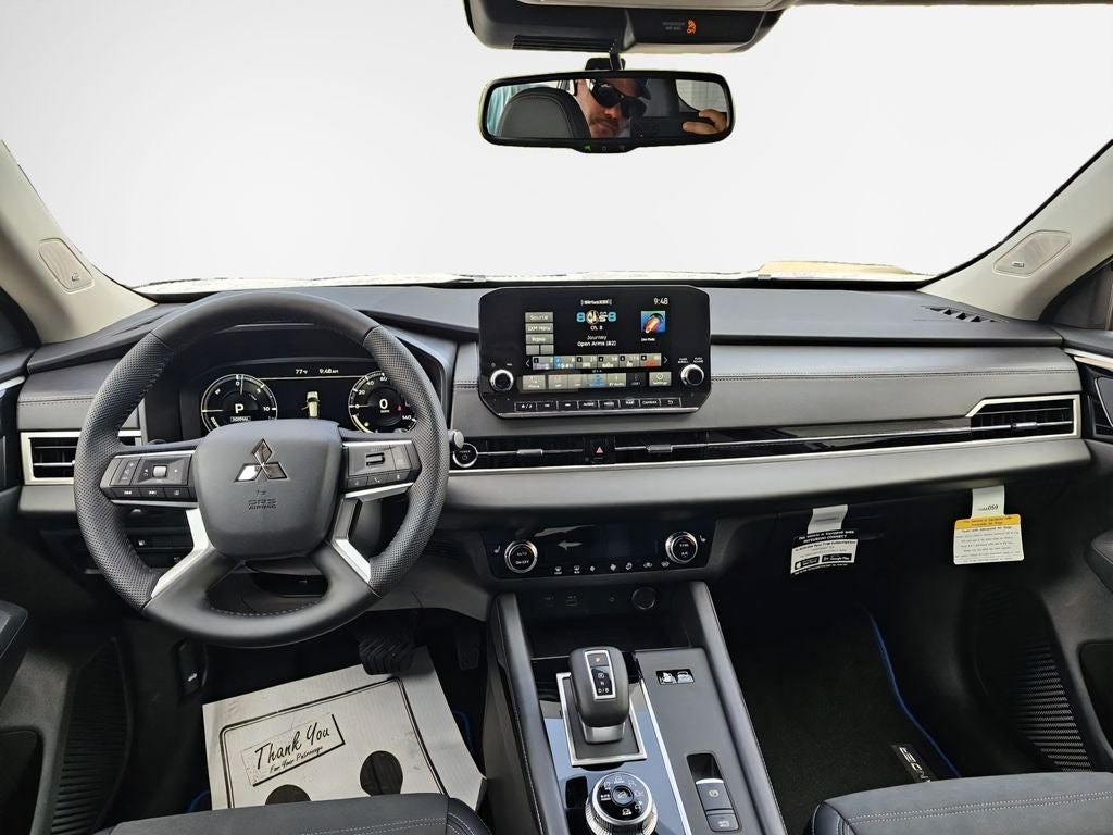 2025 Mitsubishi Outlander PHEV Base