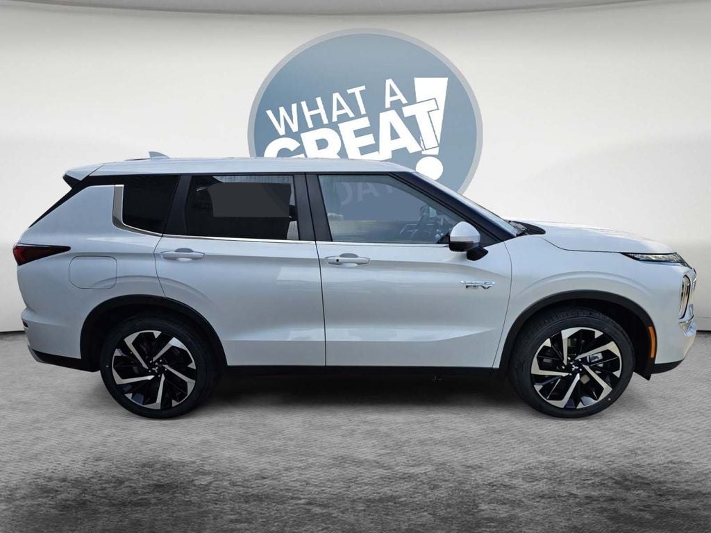 2025 Mitsubishi Outlander PHEV Base