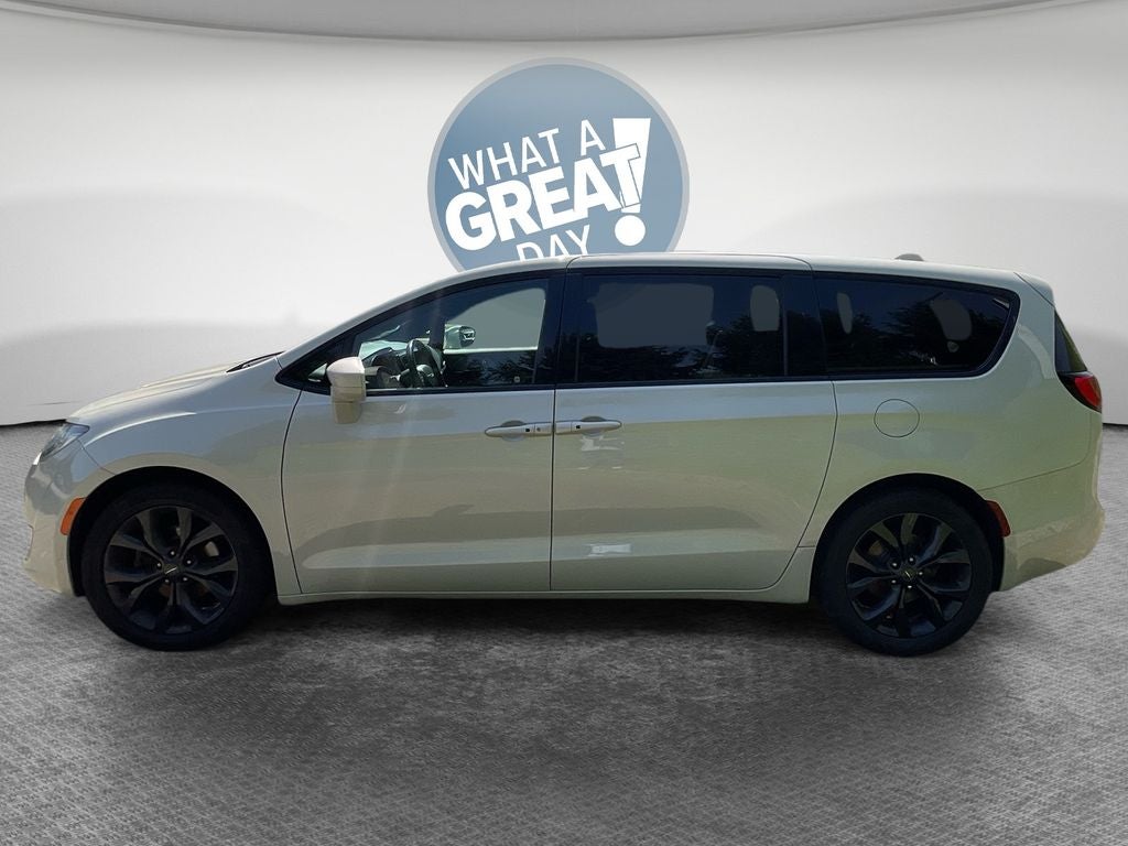 2020 Chrysler Pacifica Touring