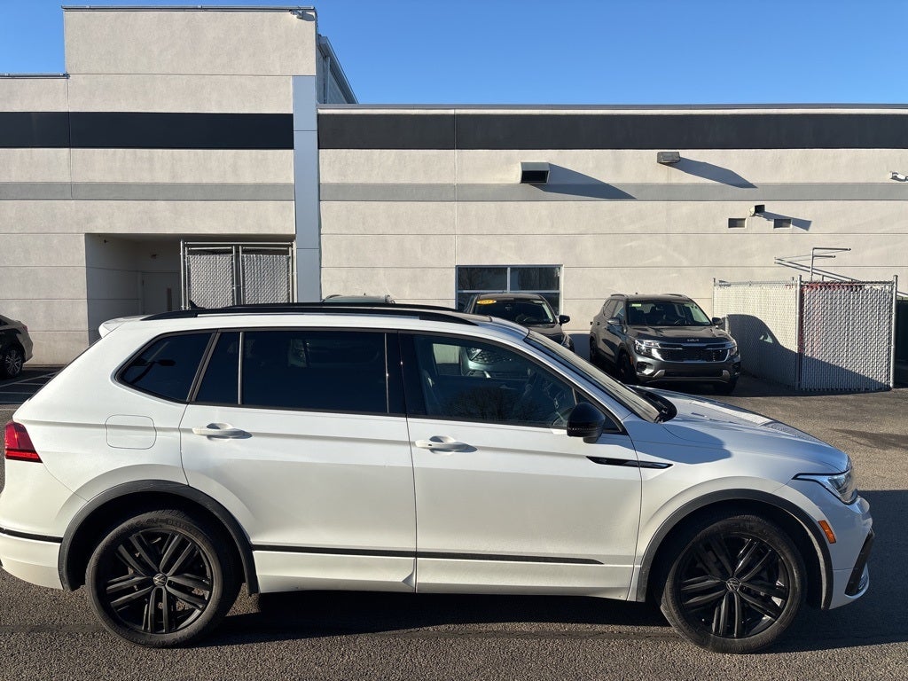 2022 Volkswagen Tiguan 2.0T SE R-Line Black