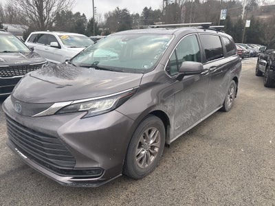 2021 Toyota Sienna LE 8 Passenger