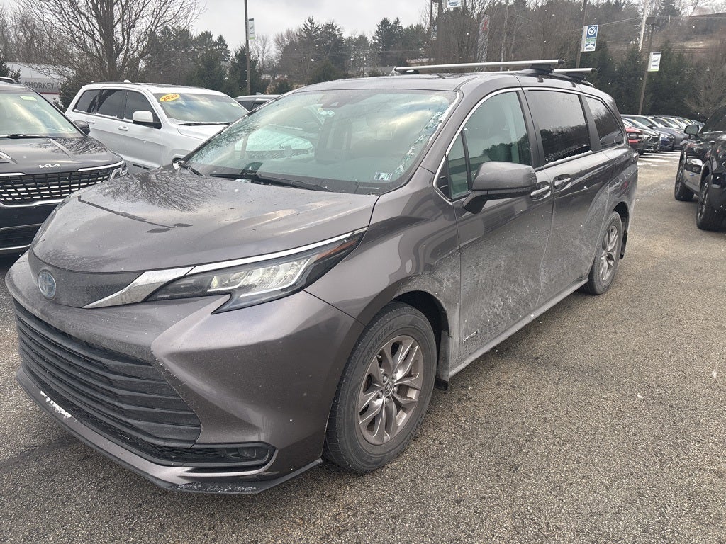 2021 Toyota Sienna LE 8 Passenger