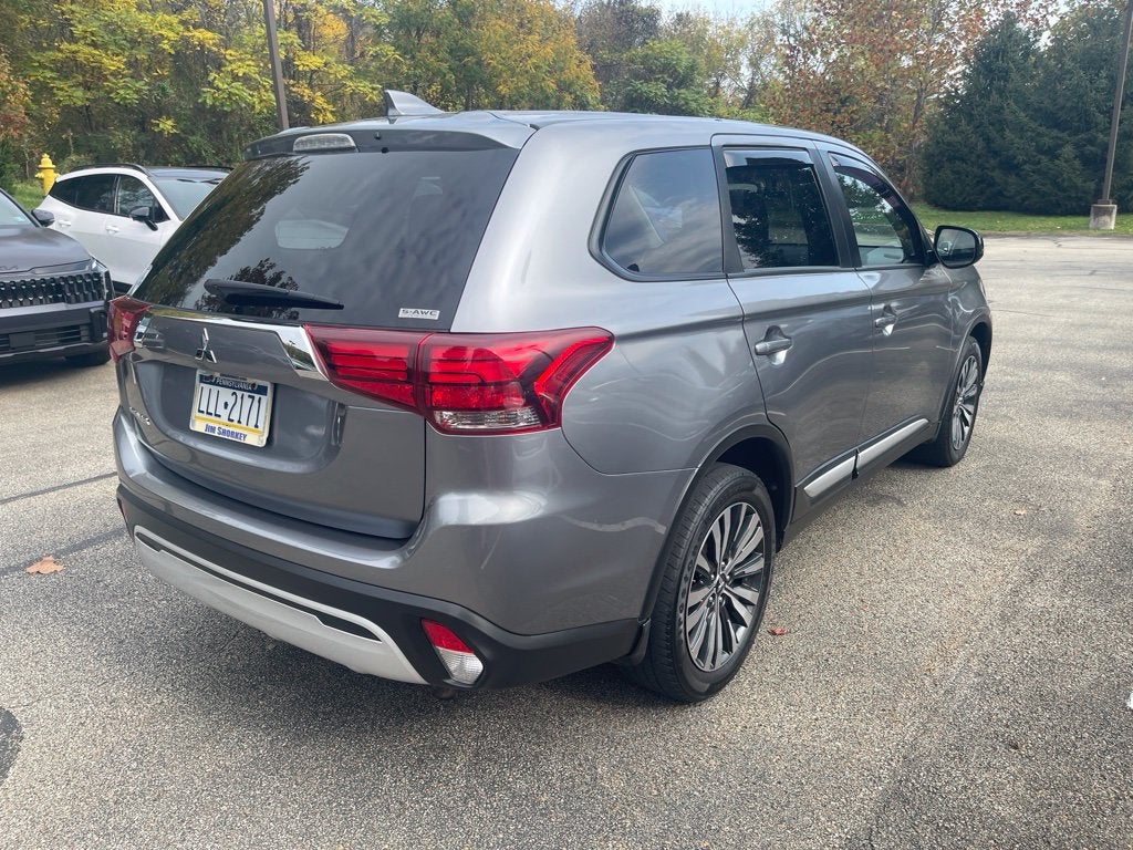2020 Mitsubishi Outlander Base