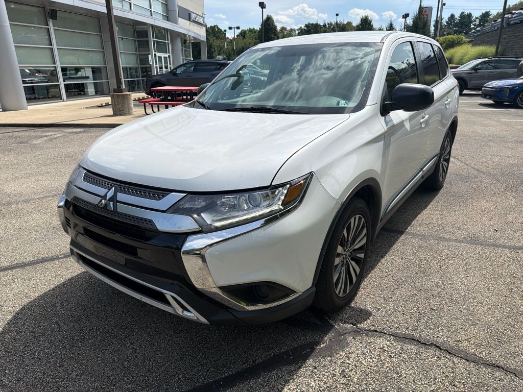 2020 Mitsubishi Outlander SE