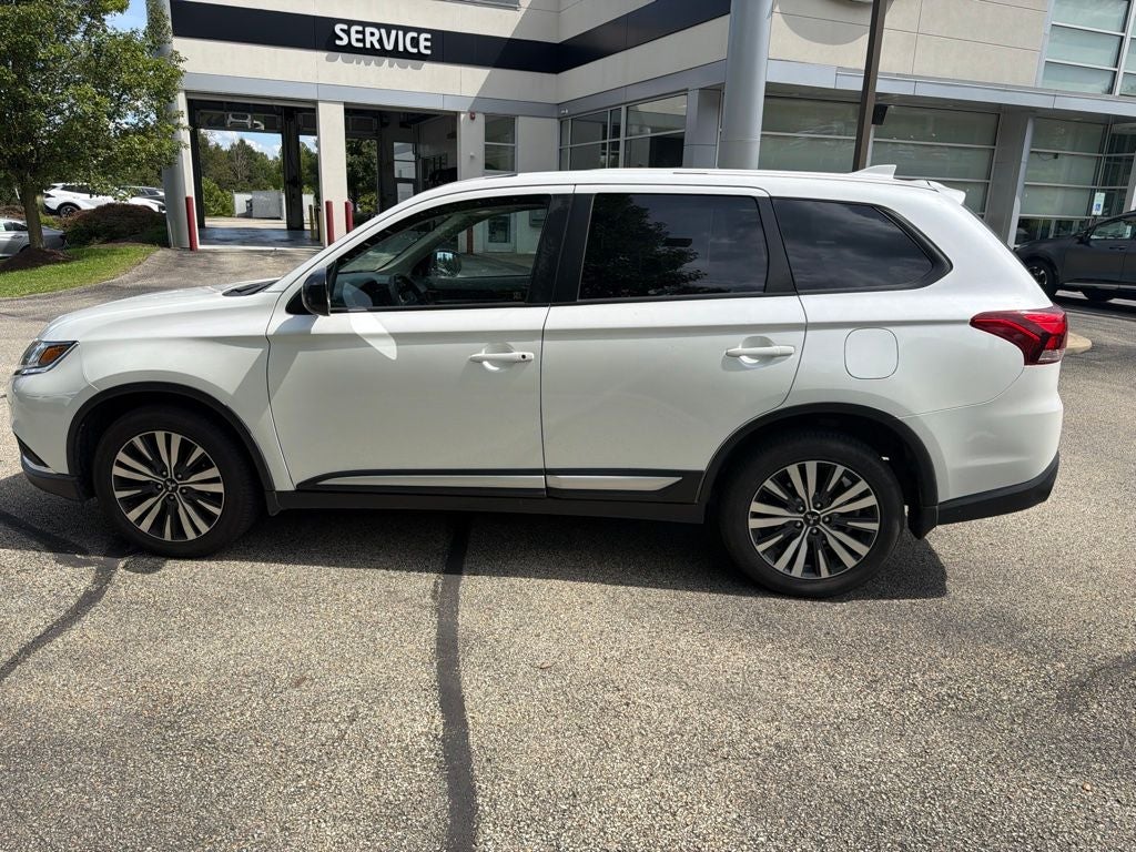 2020 Mitsubishi Outlander SE