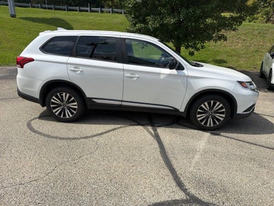 2020 Mitsubishi Outlander SE