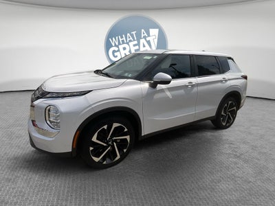 2022 Mitsubishi Outlander ES