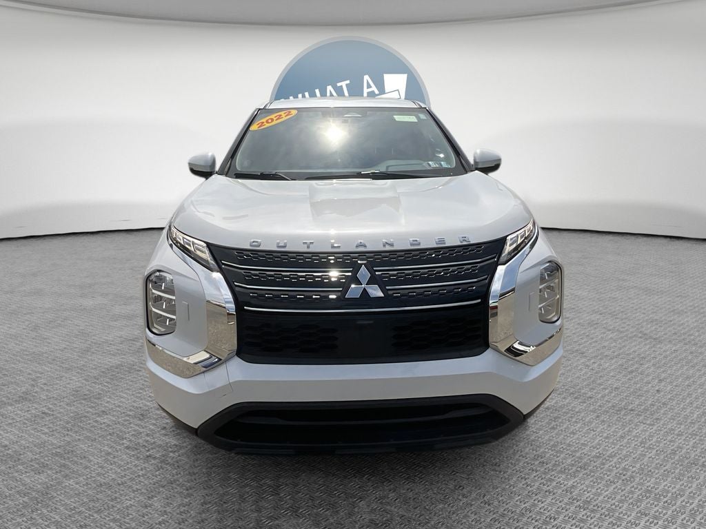 2022 Mitsubishi Outlander ES