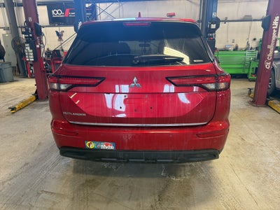2022 Mitsubishi Outlander ES