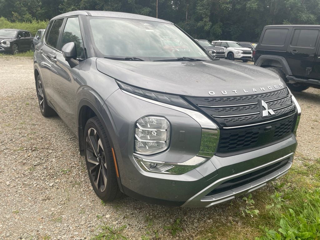 2023 Mitsubishi Outlander SE