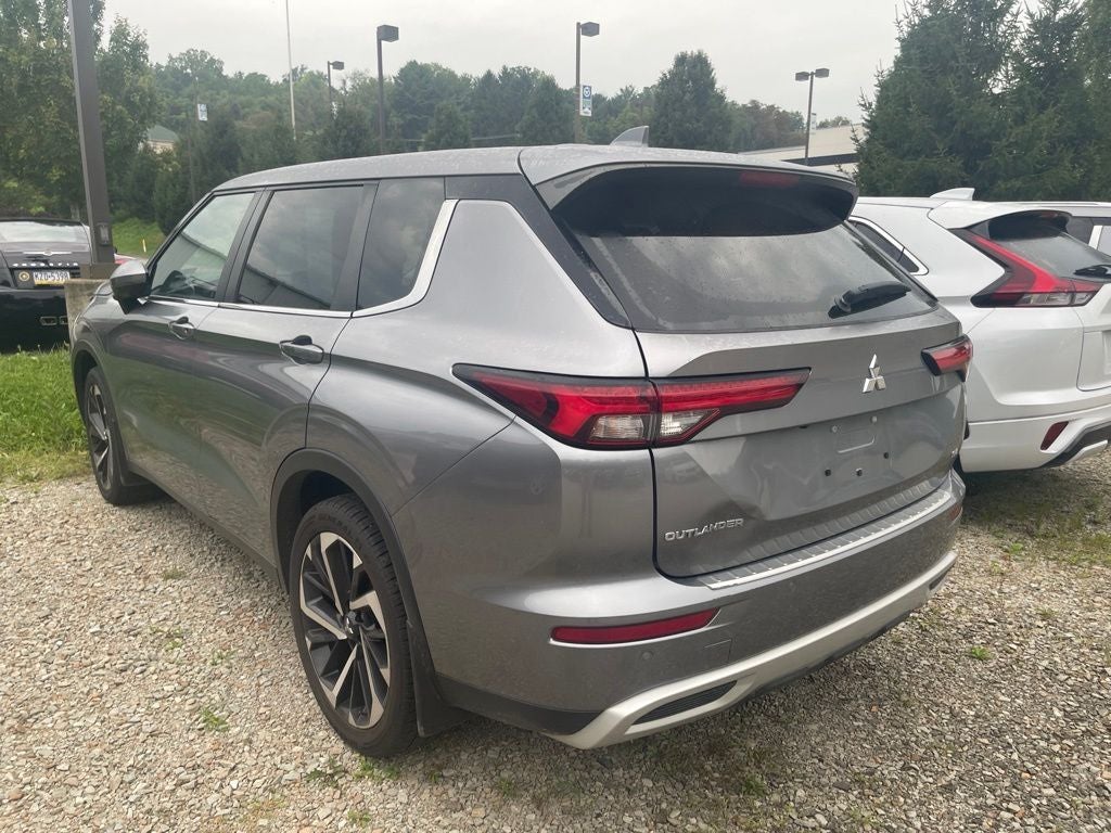 2023 Mitsubishi Outlander SE