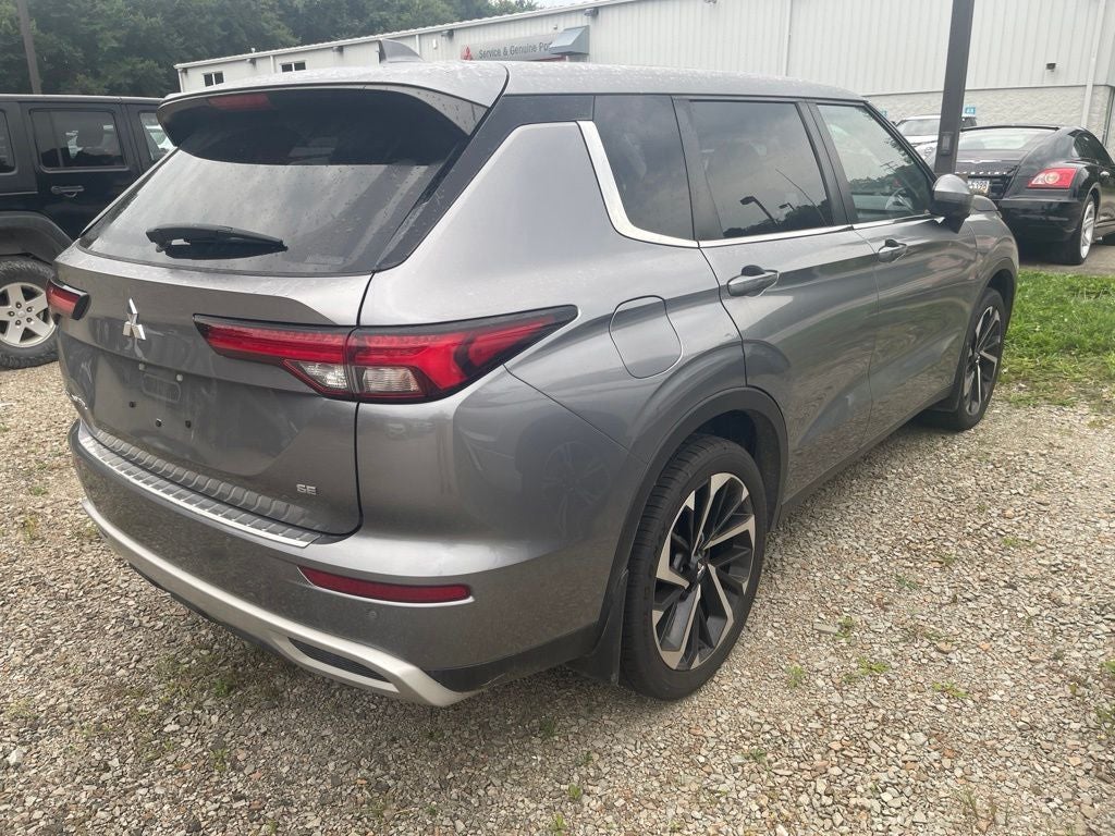 2023 Mitsubishi Outlander SE