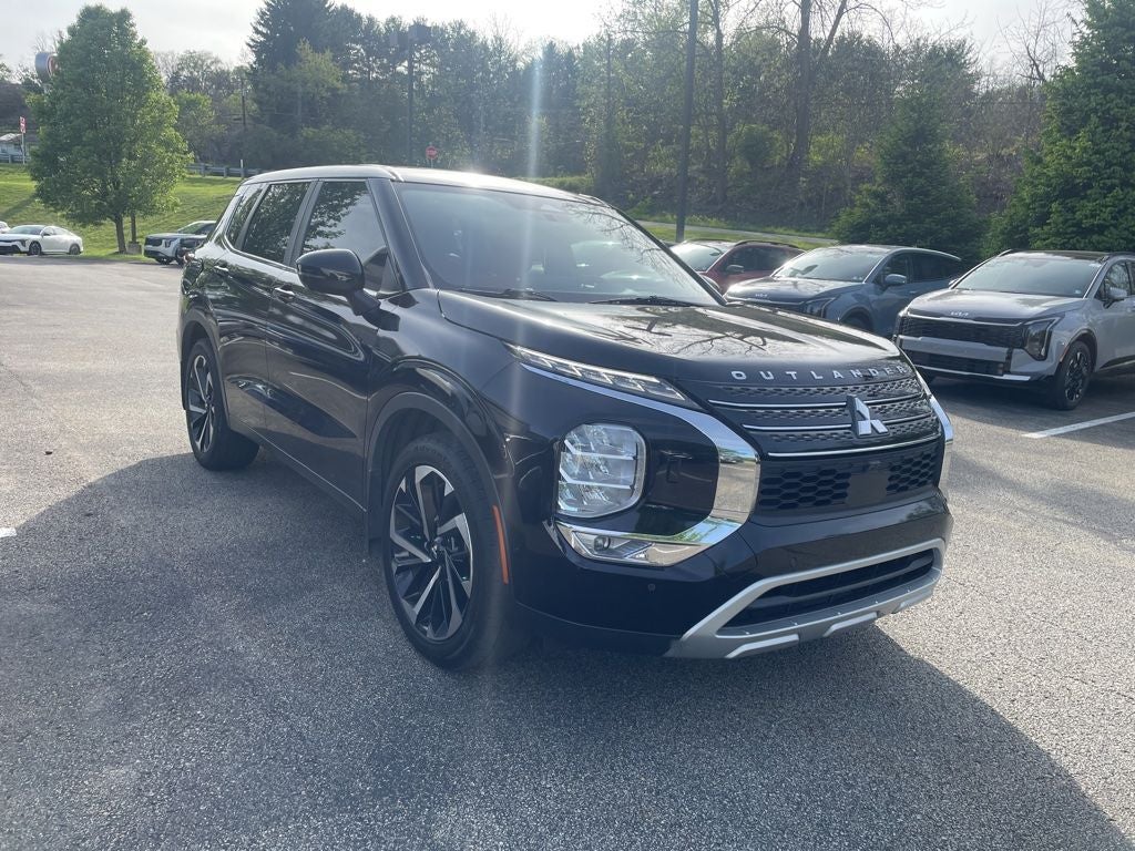 2022 Mitsubishi Outlander SE
