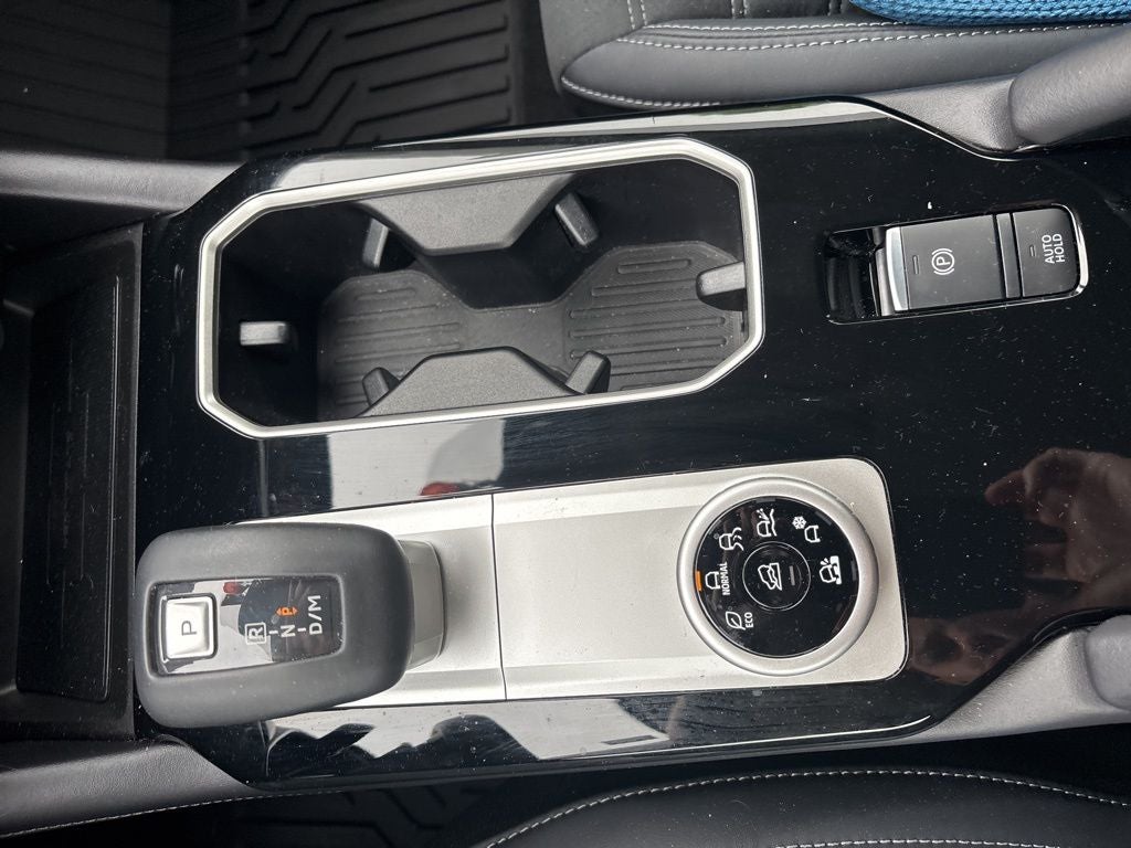 2025 Mitsubishi Outlander Base