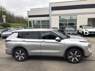 2025 Mitsubishi Outlander Base