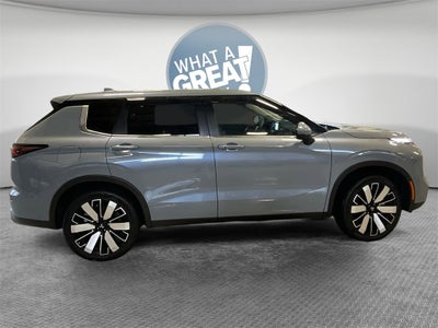 2025 Mitsubishi Outlander Base