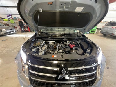 2025 Mitsubishi Outlander Base