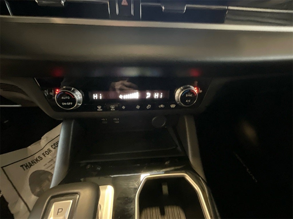 2025 Mitsubishi Outlander Base