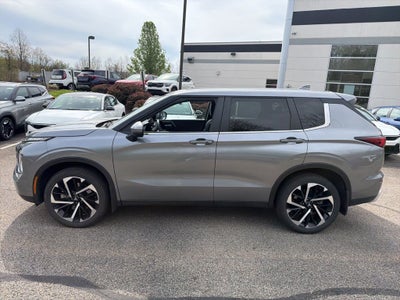 2024 Mitsubishi Outlander SE