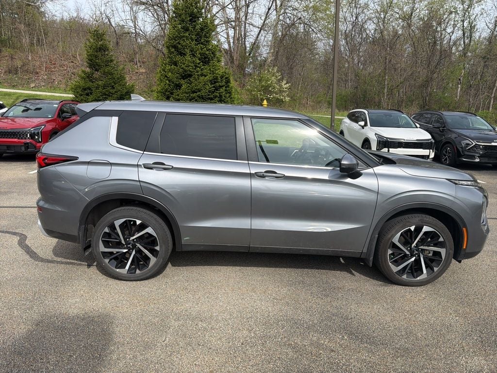 2024 Mitsubishi Outlander SE