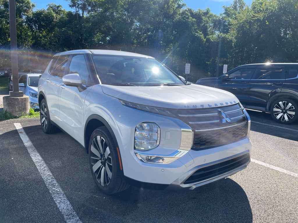2026 Mitsubishi Outlander Base
